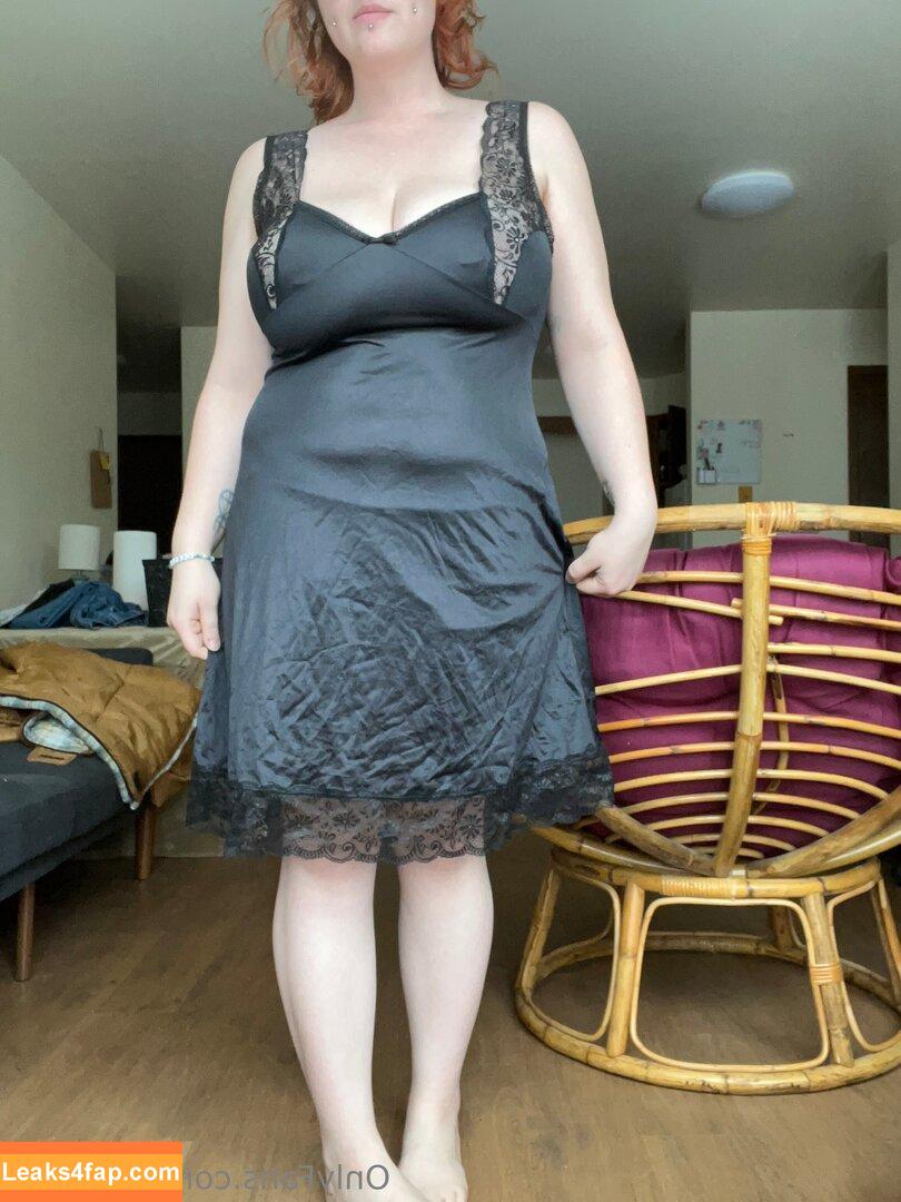 RxdKittxn / itchinforsomestitchin leaked photo photo #0058