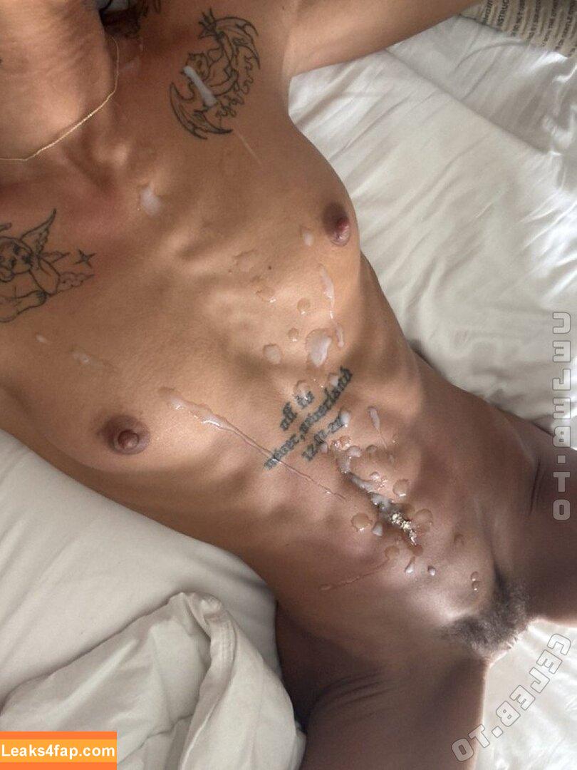 Ryan Reid / https: / sheforkeeps / sheivkeeps / xxxforkeeps leaked photo photo #0271