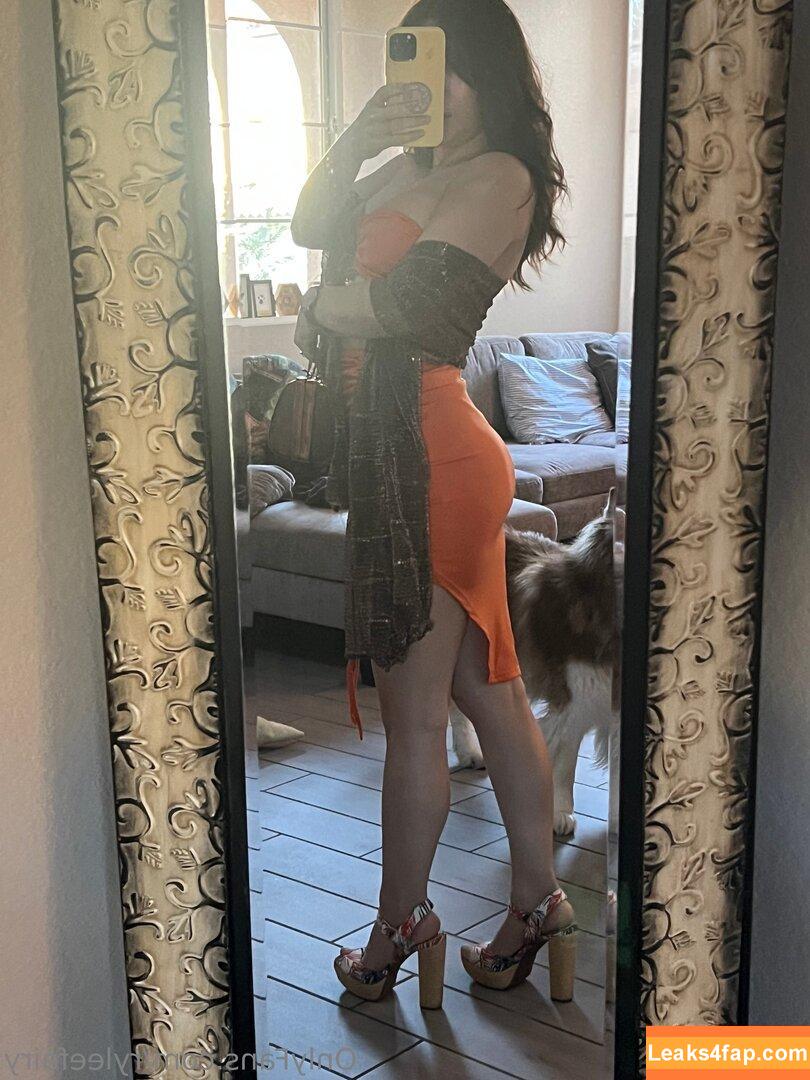 ryleefairy /  leaked photo photo #0019