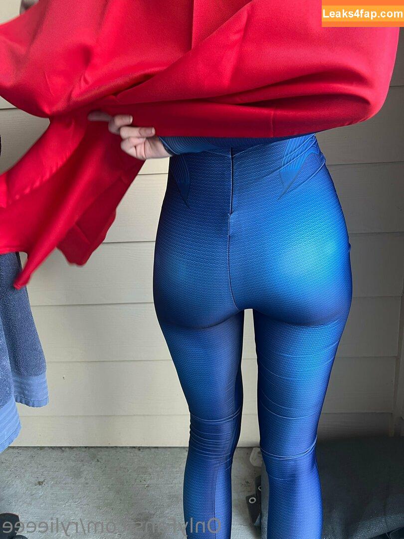 rylieeee / CarolynZambrano / Rylie / rylieeee__ / smileyrileyxxx leaked photo photo #0042
