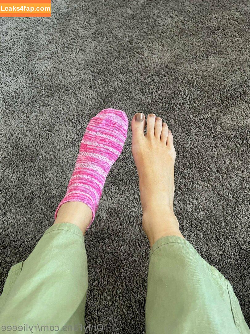 rylieeee / CarolynZambrano / Rylie / rylieeee__ / smileyrileyxxx слитое фото фото #0128