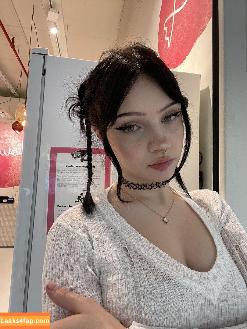 saabine777 / 4lkiraa / diedatmyhouse / ilovemybunnyakira / sabine_dede / valerine777 leaked photo photo #0070