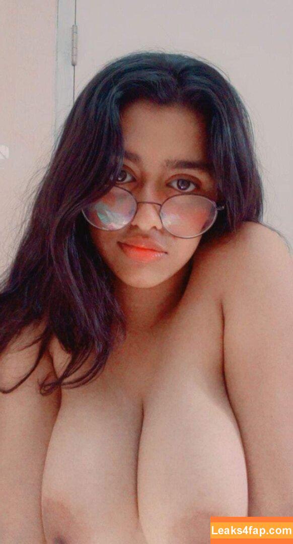 Saba Sanjana /  leaked photo photo #0005