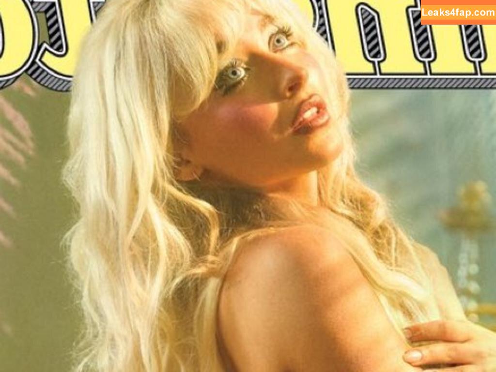 Sabrina Carp /  leaked photo photo #0024