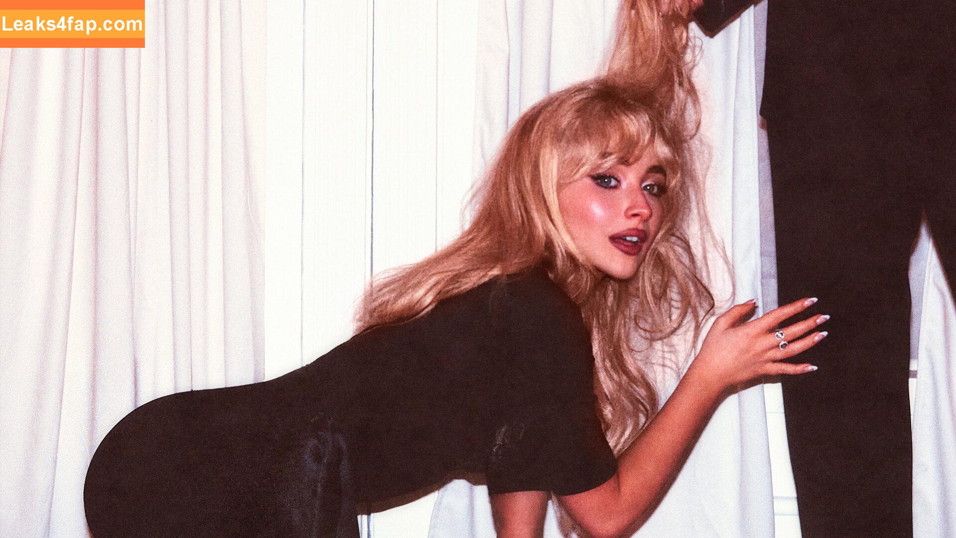 Sabrina Carpente /  leaked photo photo #0002