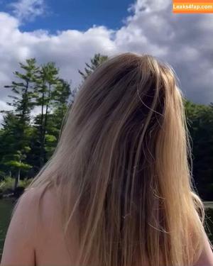 Sabrina Carpente photo #0022