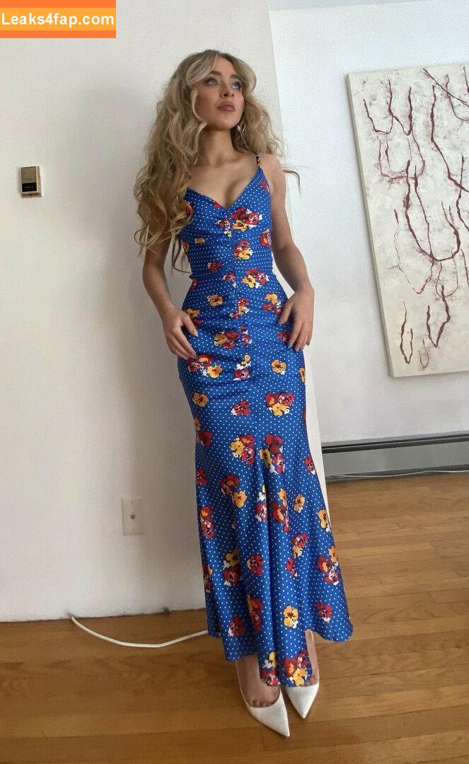 Sabrina Carpenter / https: / sabrinacarpenter слитое фото фото #0047