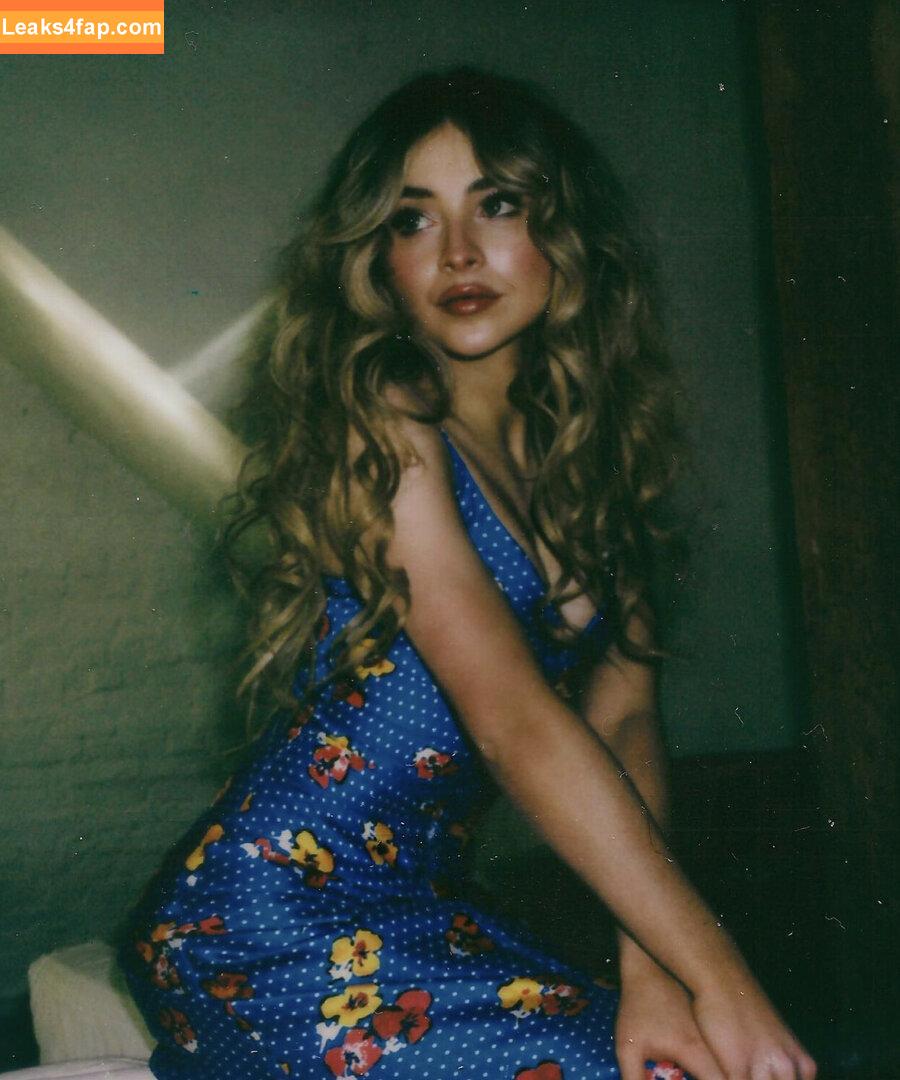 Sabrina Carpenter / https: / sabrinacarpenter слитое фото фото #0048