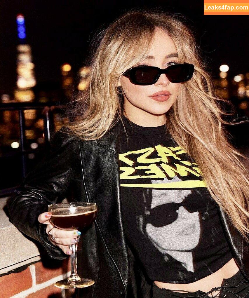 Sabrina Carpenter / https: / sabrinacarpenter слитое фото фото #0063