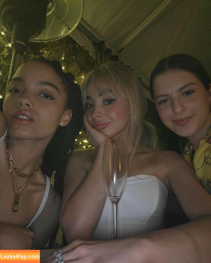 Sabrina Carpenter / https: / sabrinacarpenter слитое фото фото #0077