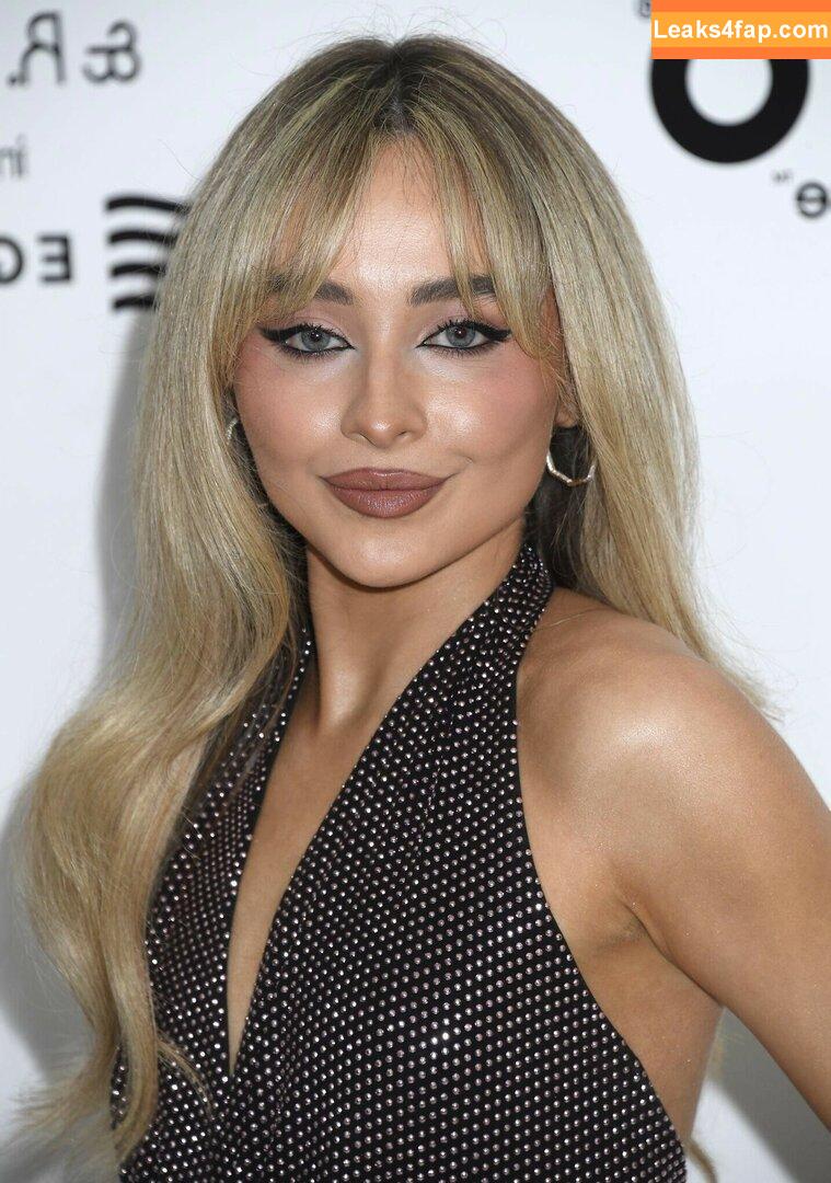Sabrina Carpenter / https: / sabrinacarpenter слитое фото фото #0086