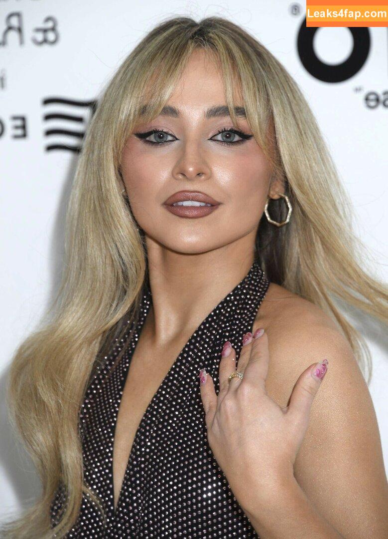 Sabrina Carpenter / https: / sabrinacarpenter слитое фото фото #0087