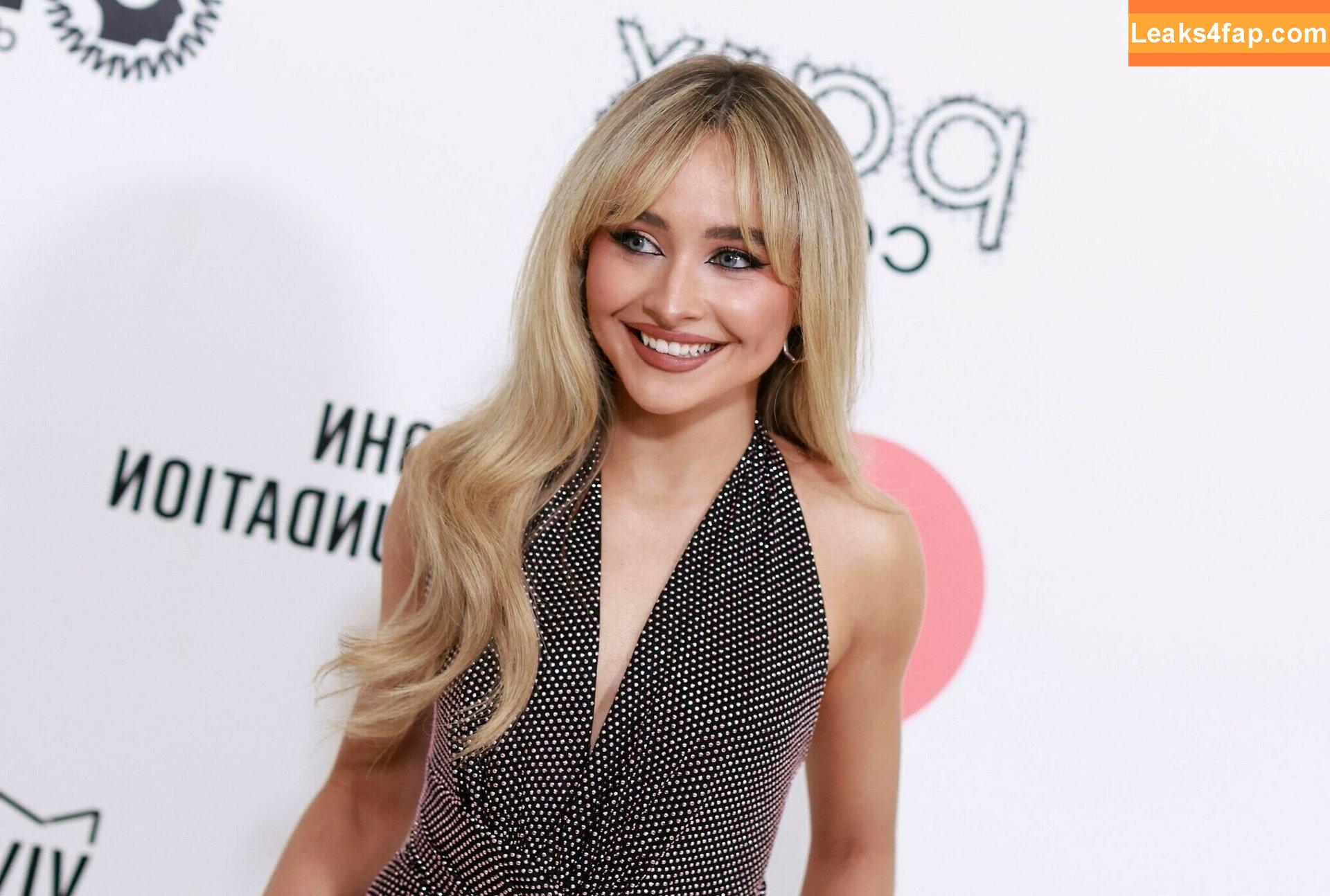 Sabrina Carpenter / https: / sabrinacarpenter слитое фото фото #0138