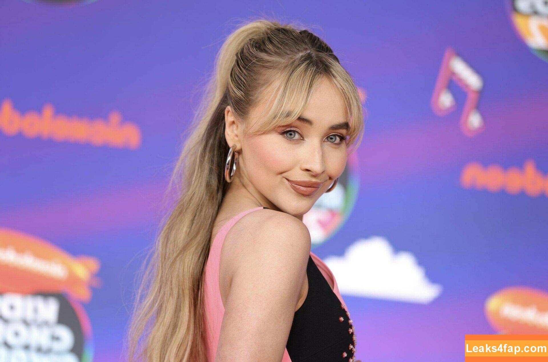 Sabrina Carpenter / https: / sabrinacarpenter слитое фото фото #0162