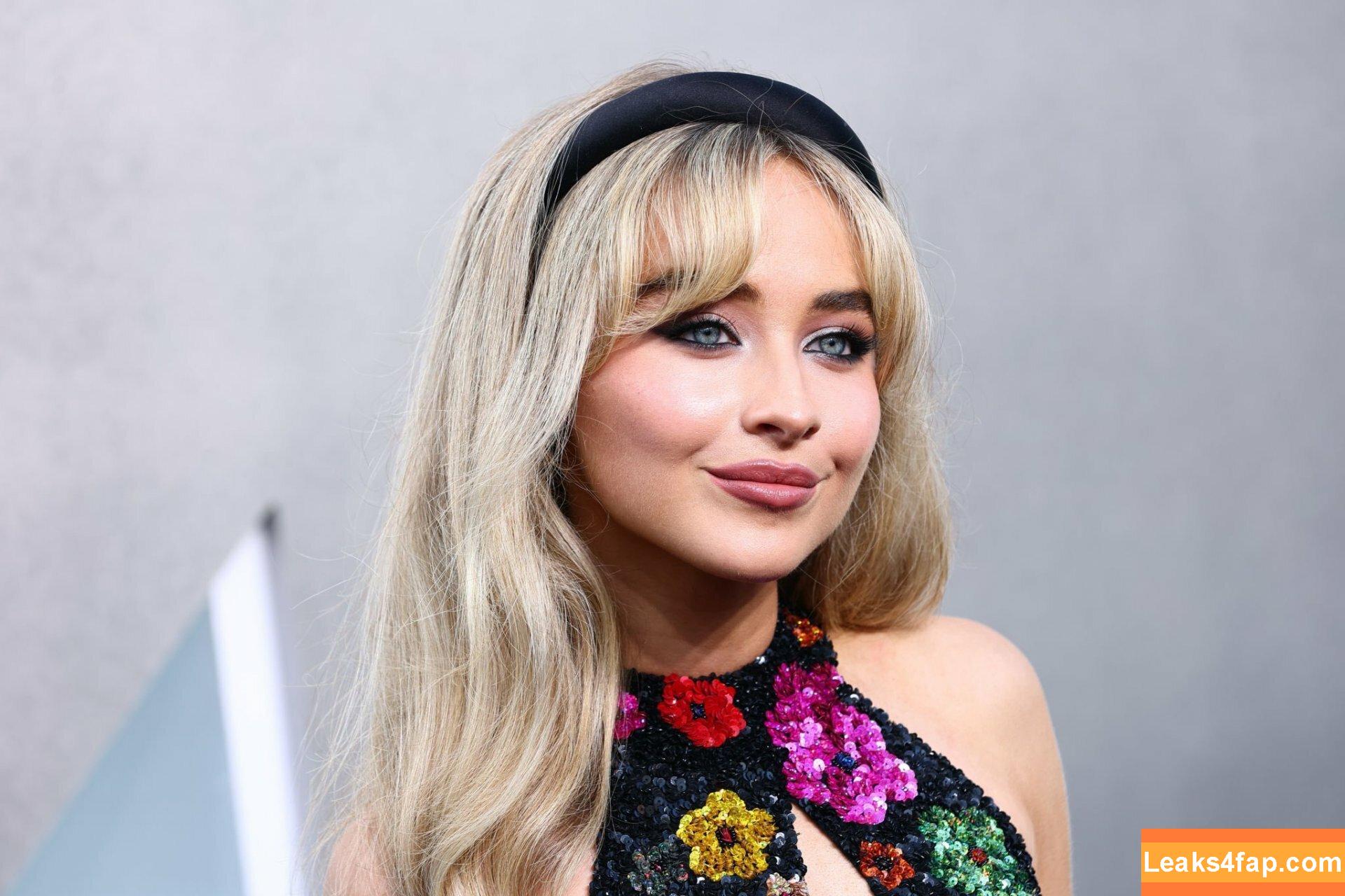 Sabrina Carpenter / https: / sabrinacarpenter слитое фото фото #0203