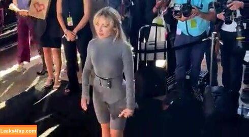 Sabrina Carpenter / https: / sabrinacarpenter слитое фото фото #0233