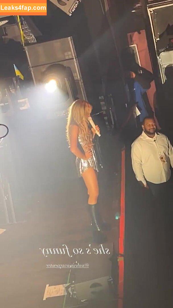 Sabrina Carpenter / https: / sabrinacarpenter слитое фото фото #0274