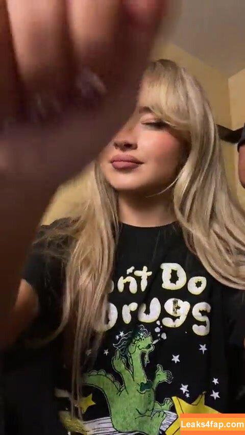 Sabrina Carpenter / https: / sabrinacarpenter слитое фото фото #0285