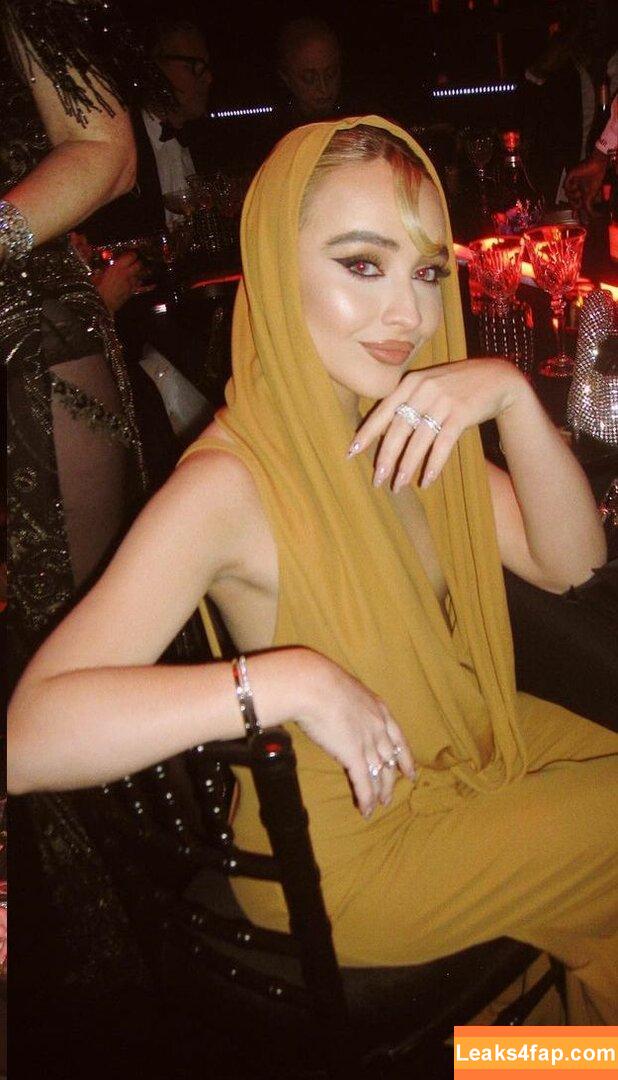 Sabrina Carpenter / https: / sabrinacarpenter слитое фото фото #0343