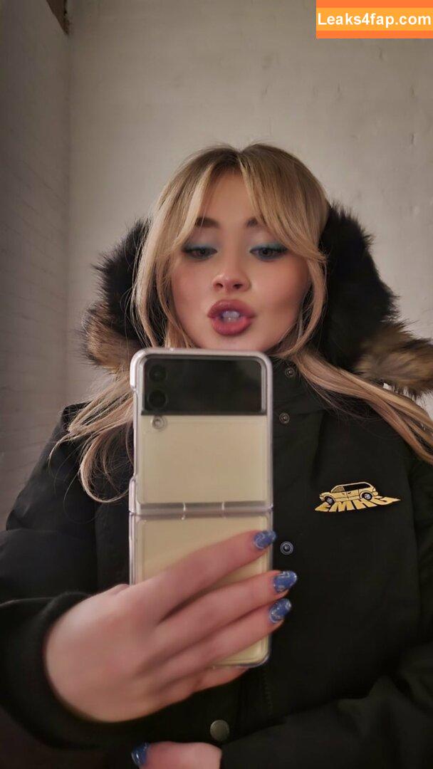 Sabrina Carpenter / https: / sabrinacarpenter слитое фото фото #0383