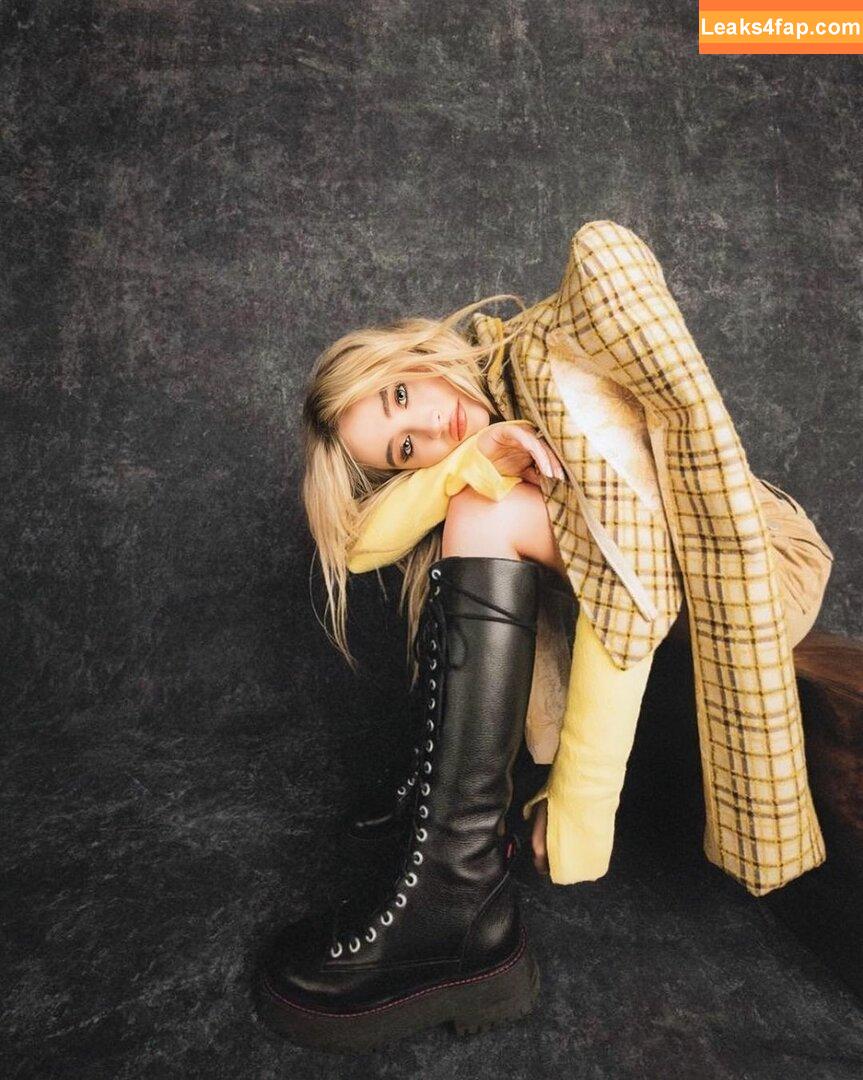 Sabrina Carpenter / https: / sabrinacarpenter слитое фото фото #0391
