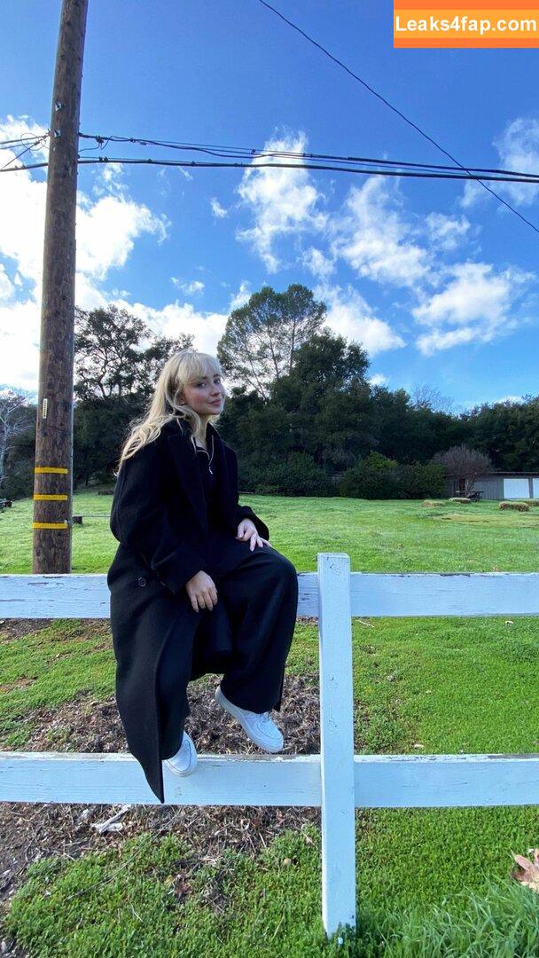 Sabrina Carpenter / https: / sabrinacarpenter слитое фото фото #0430