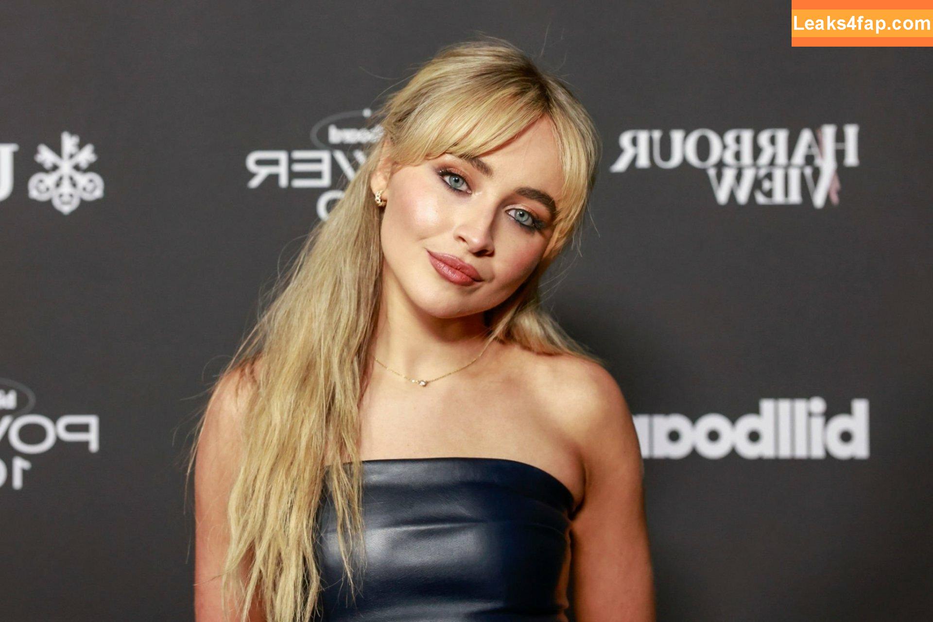 Sabrina Carpenter / https: / sabrinacarpenter слитое фото фото #0458