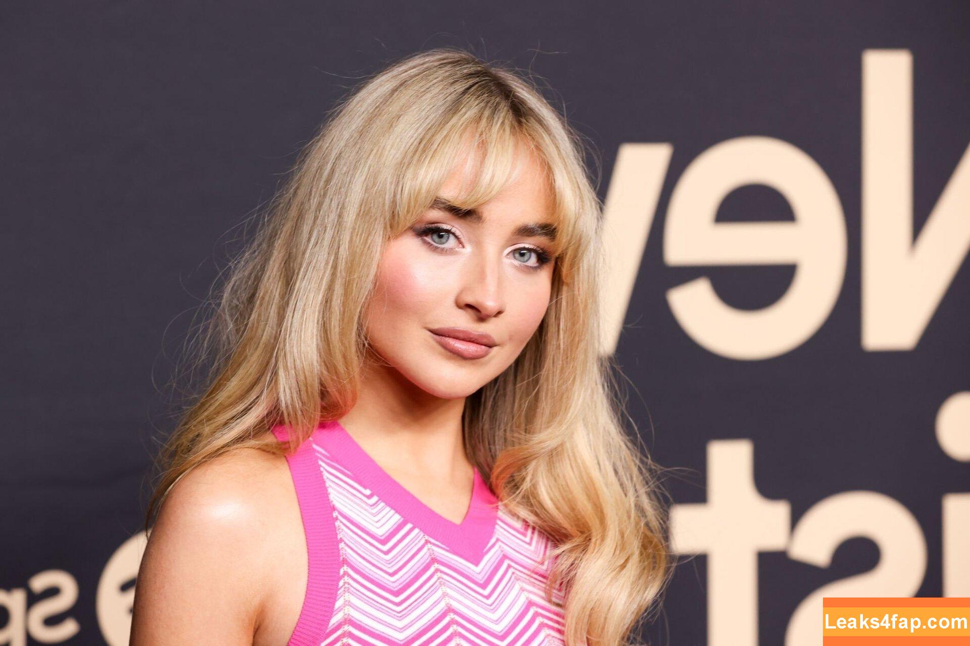 Sabrina Carpenter / https: / sabrinacarpenter слитое фото фото #0472