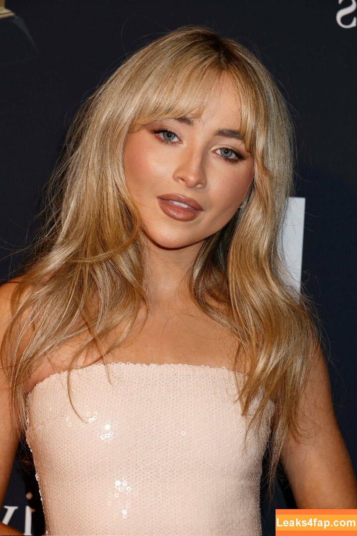 Sabrina Carpenter / https: / sabrinacarpenter слитое фото фото #0533