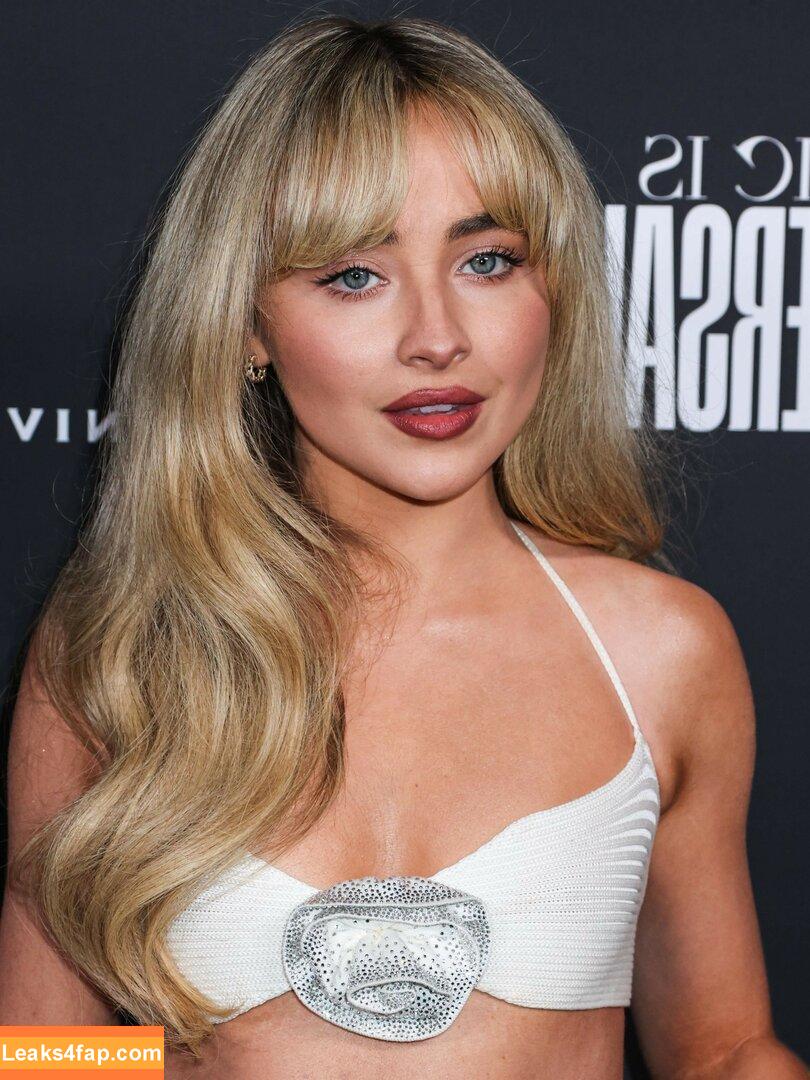 Sabrina Carpenter / https: / sabrinacarpenter слитое фото фото #0540