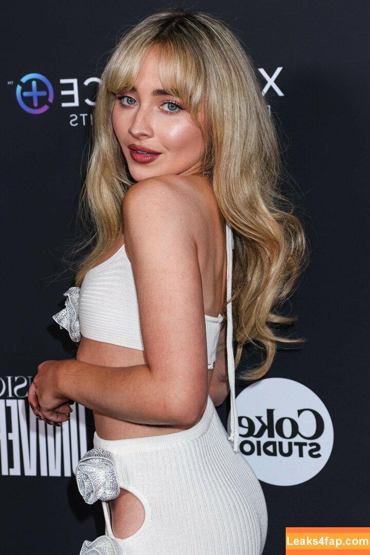 Sabrina Carpenter / https: / sabrinacarpenter слитое фото фото #0553
