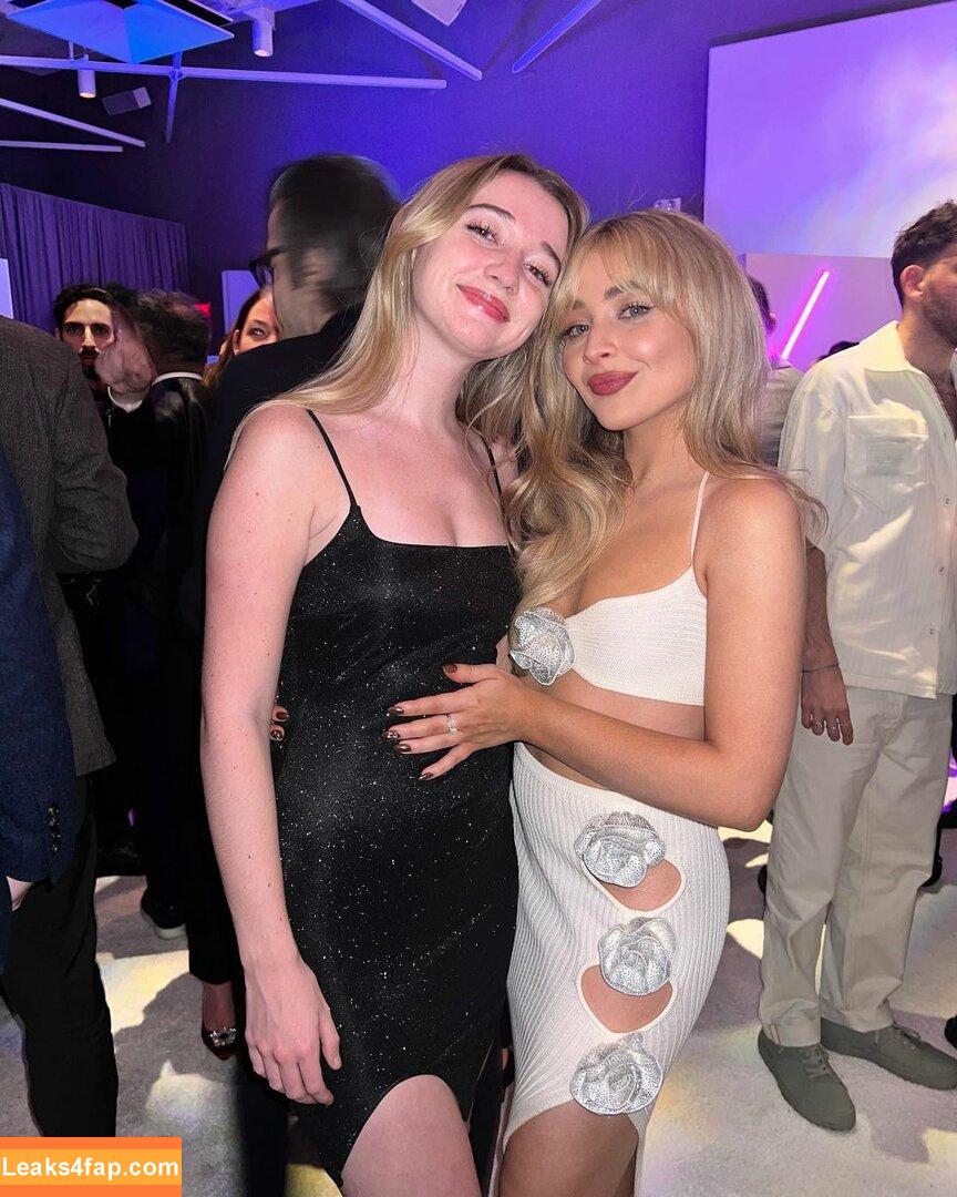 Sabrina Carpenter / https: / sabrinacarpenter слитое фото фото #0557