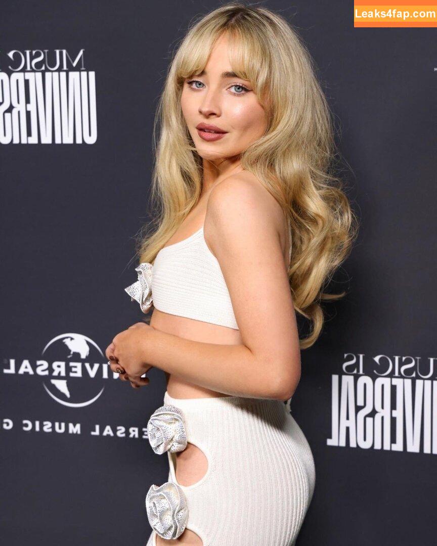 Sabrina Carpenter / https: / sabrinacarpenter слитое фото фото #0568