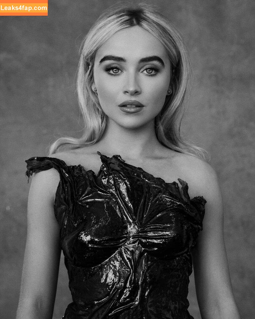 Sabrina Carpenter / https: / sabrinacarpenter слитое фото фото #0577