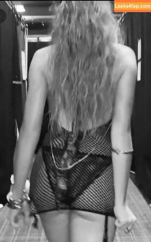 Sabrina Carpenter фото #0025