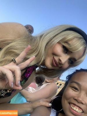 Sabrina Carpenter фото #0204