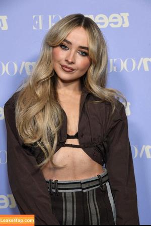Sabrina Carpenter фото #0302