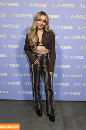 Sabrina Carpenter фото #0303