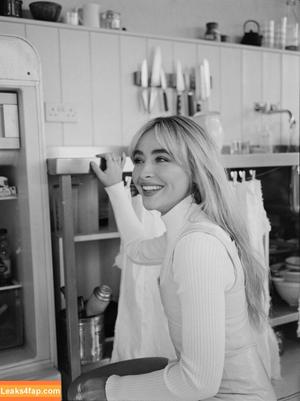 Sabrina Carpenter photo #0740