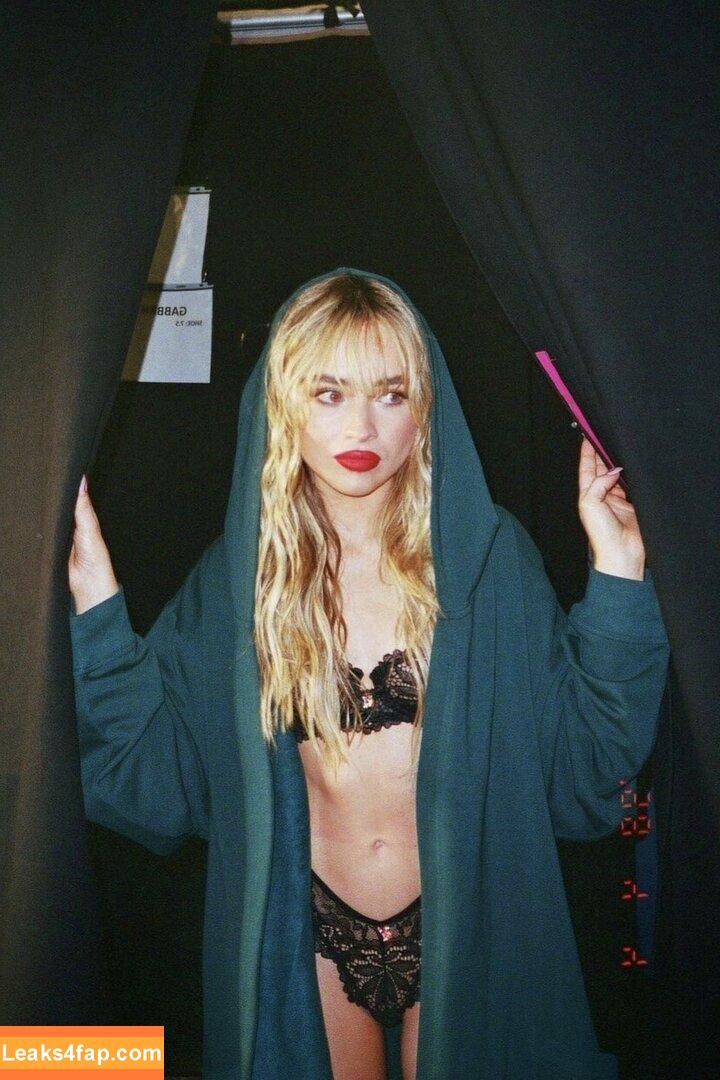 Sabrina Carpenter / sabrinacarpenter leaked photo photo #1874