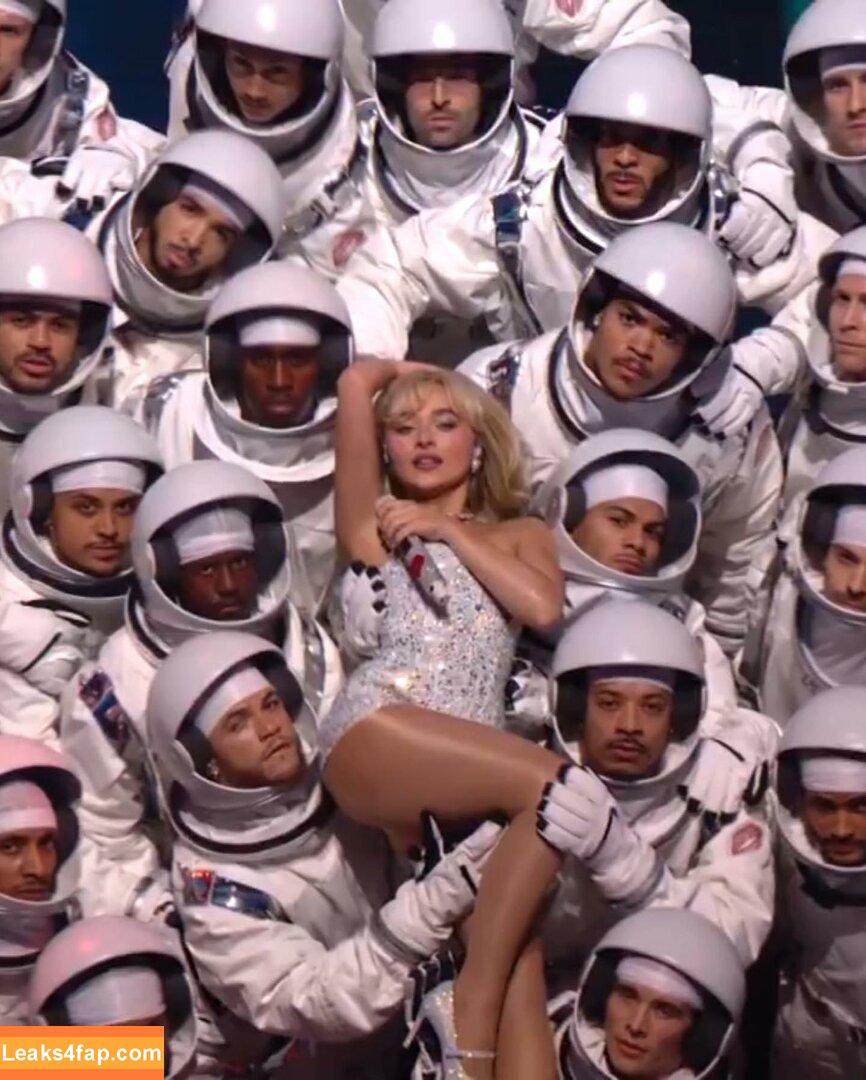 Sabrina Carpenter / https: / sabrinacarpenter leaked photo photo #2950