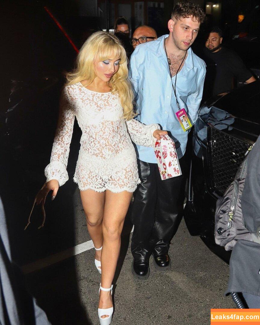 Sabrina Carpenter / https: / sabrinacarpenter leaked photo photo #2951