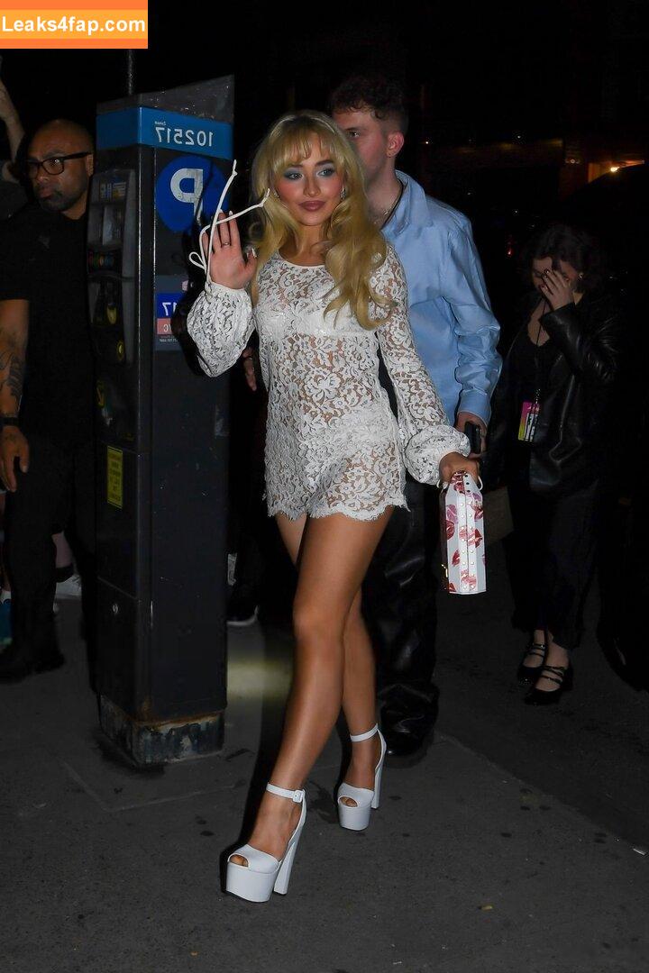 Sabrina Carpenter / https: / sabrinacarpenter leaked photo photo #2996