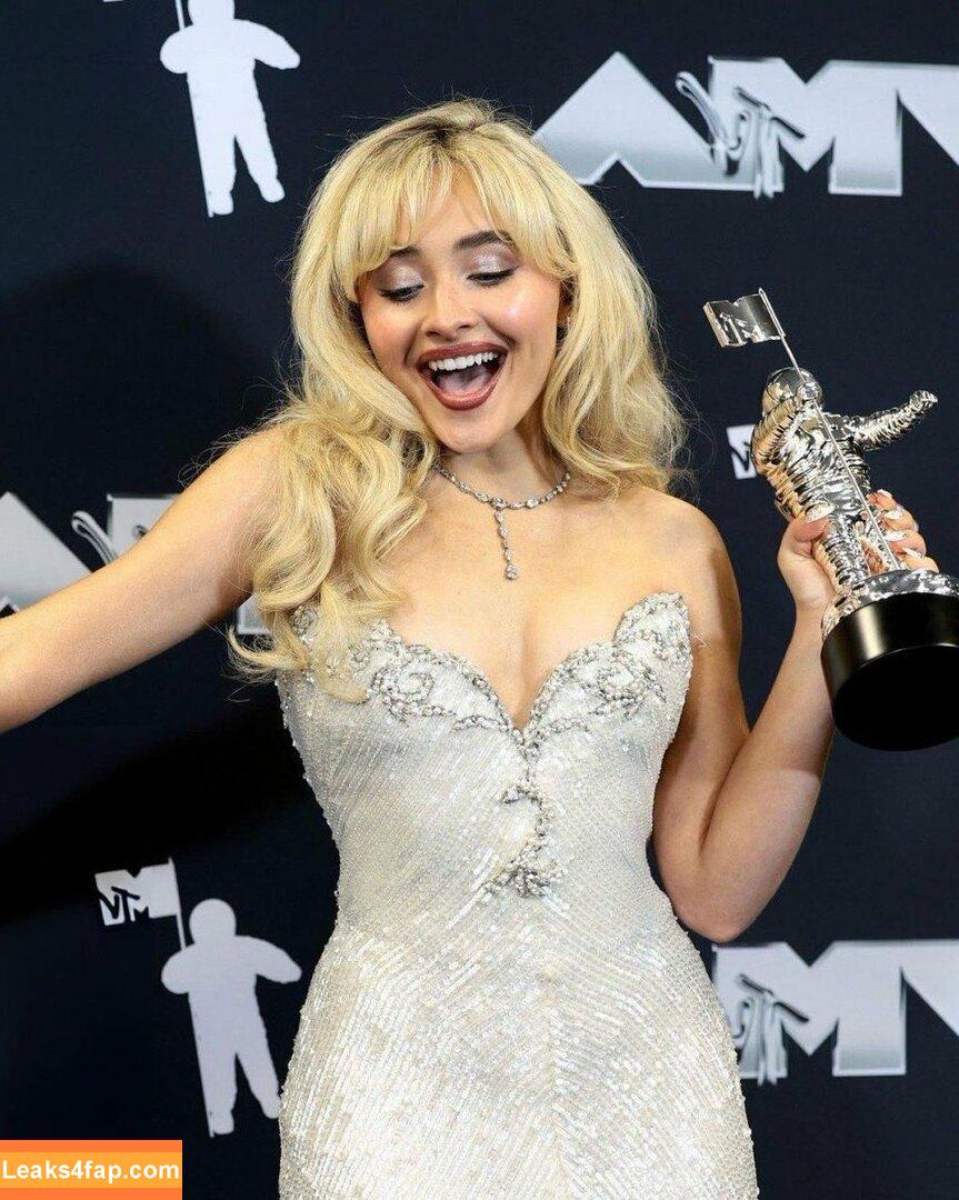 Sabrina Carpenter / https: / sabrinacarpenter leaked photo photo #2998