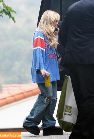 Sabrina Carpenter photo #2060