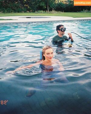 Sabrina Carpenter photo #2859