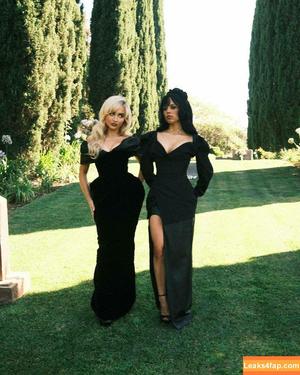 Sabrina Carpenter photo #2874