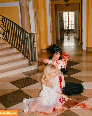 Sabrina Carpenter photo #2875