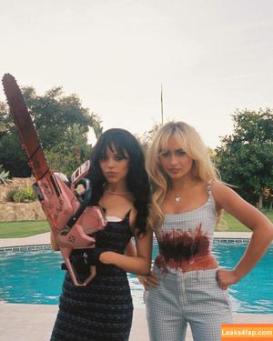 Sabrina Carpenter photo #2877