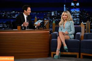 Sabrina Carpenter photo #2888